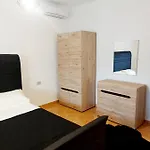 House * Avlonya