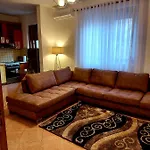 House * Avlonya